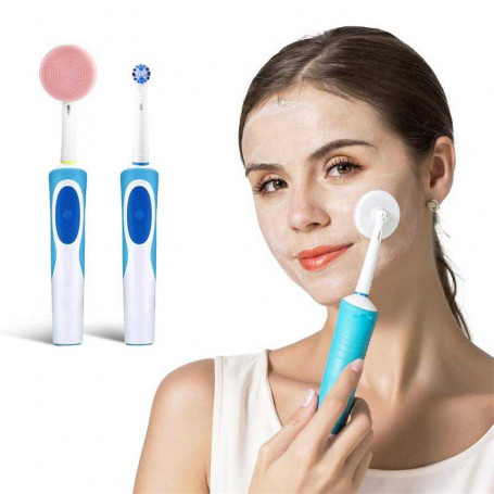 Disque nettoyant visage sur brosse à dents